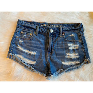 AEO Distressed Raw Hem Tomgirl Shortie 0